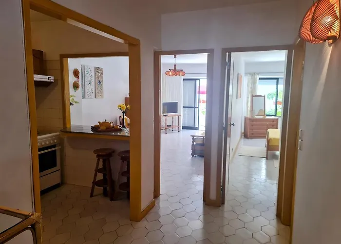 2br By Homeystay Apartament *