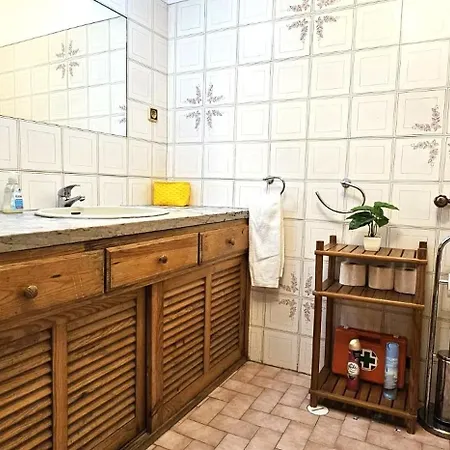2br By Homeystay Apartment *