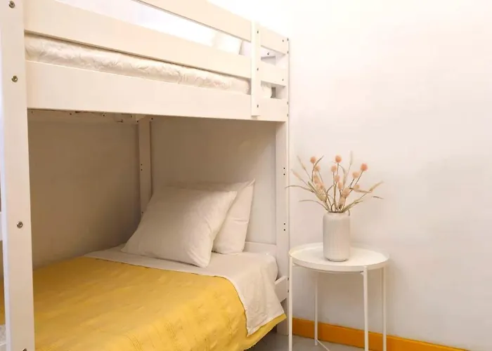 2br By Homeystay * Costa de Caparica